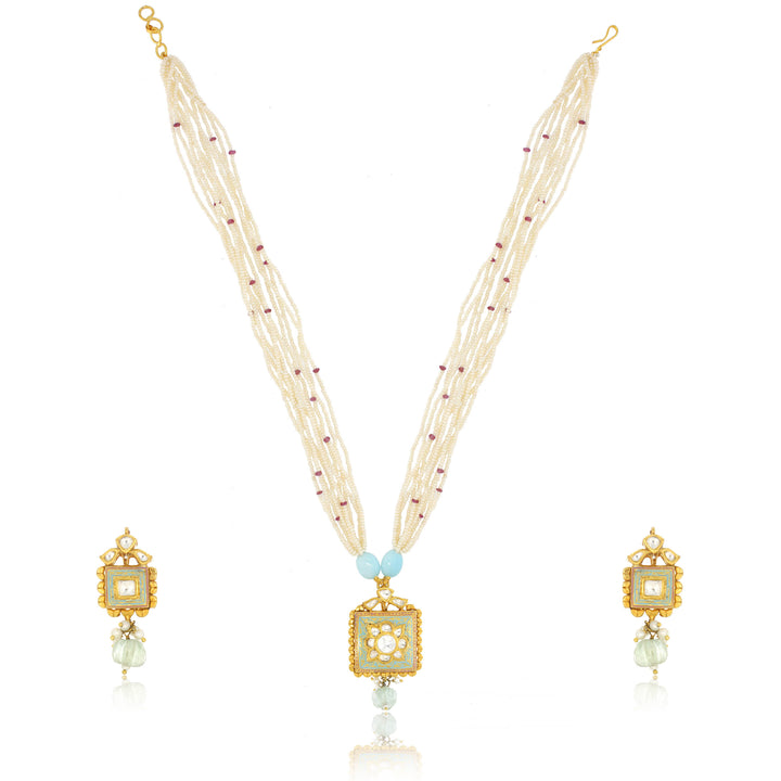Elegant Gold Necklace Set